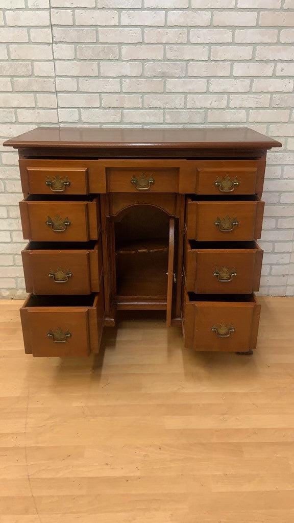 Antique George III Mahogany Kneehole/Dressing Desk - 3