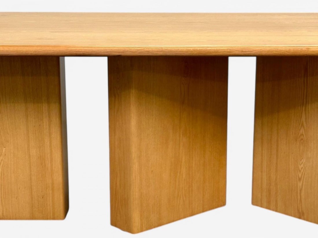 Organic Modern, Solid Oak, Handcrafted Pedestal Oval Dining Table, 21st C. - 7