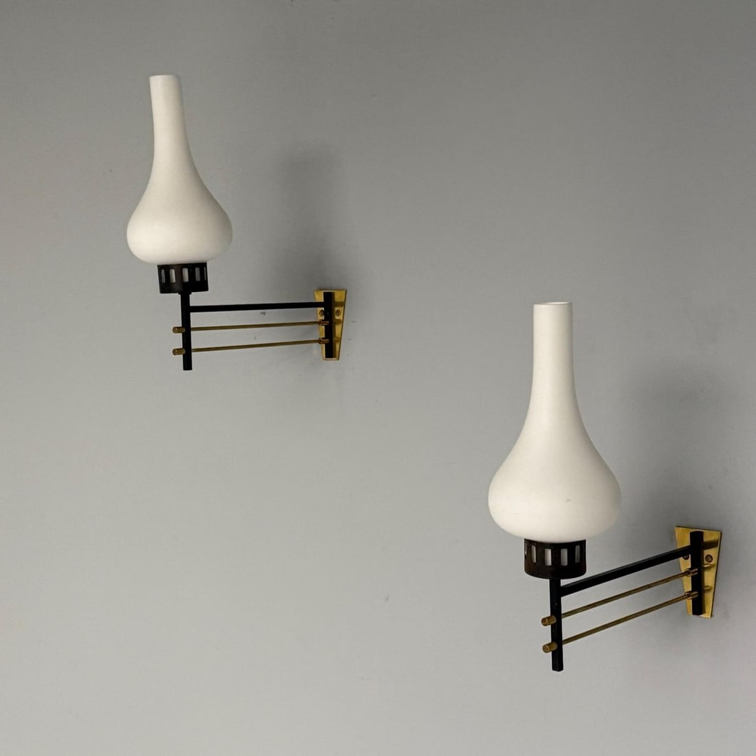 Italian Mid-Century Modern, Wall Sconces, Patinated Brass, Opaline Glass, 1950s - 4