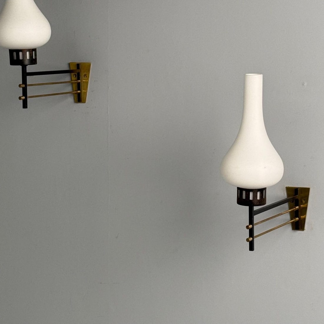Italian Mid-Century Modern, Wall Sconces, Patinated Brass, Opaline Glass, 1950s - 5