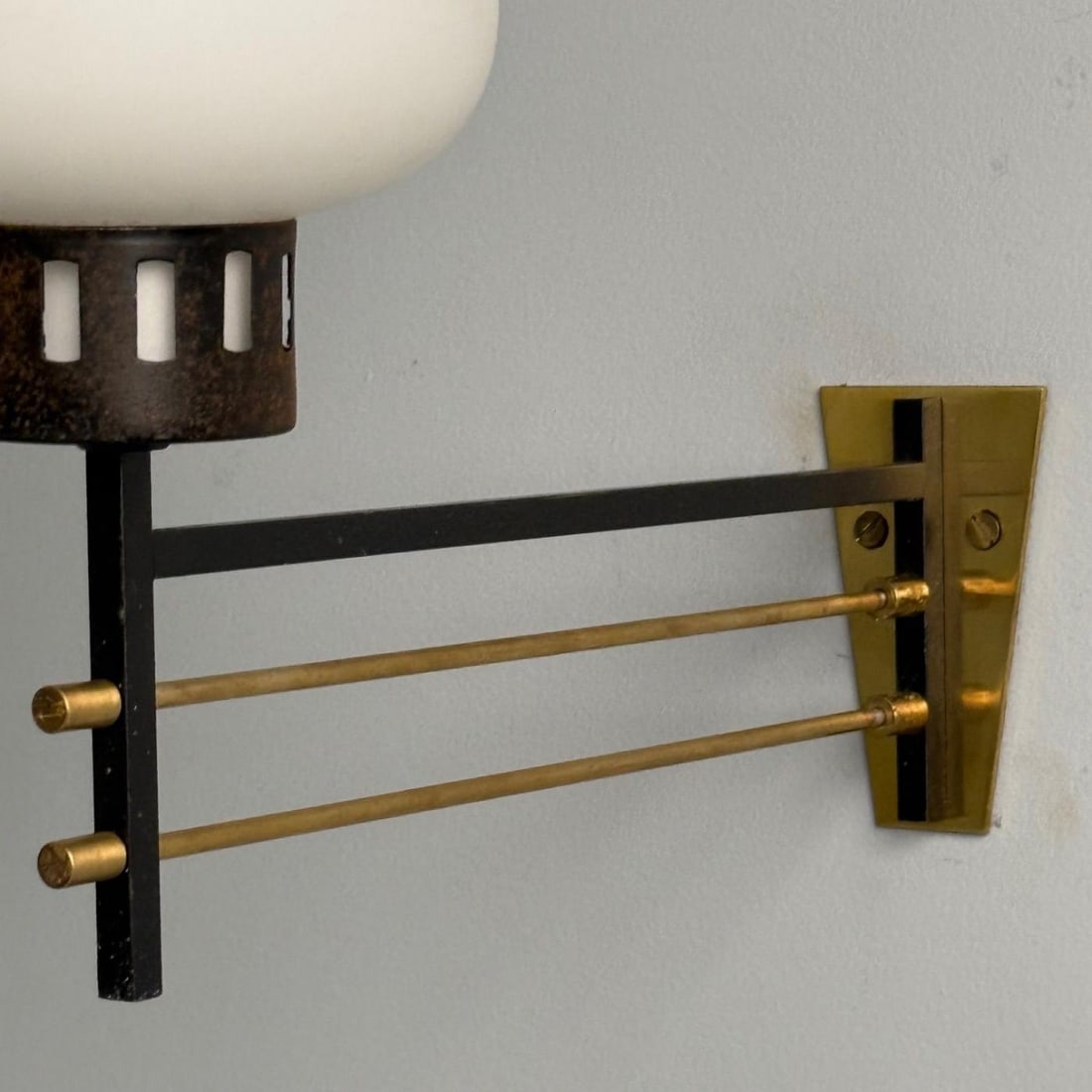 Italian Mid-Century Modern, Wall Sconces, Patinated Brass, Opaline Glass, 1950s - 9