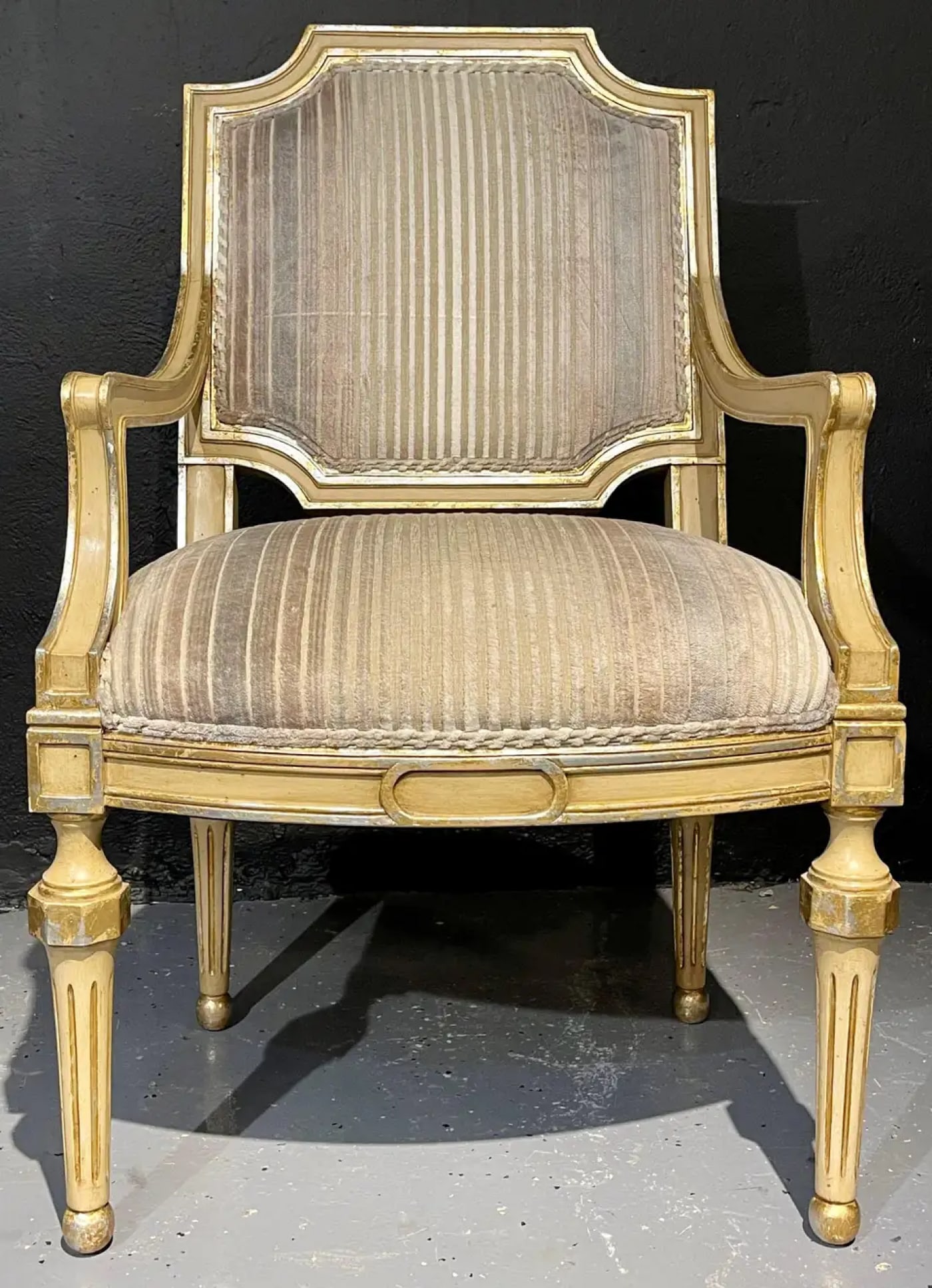 Set of Eight Louis XVI Style Dining Chairs Painted and Parcel-Gilt, Jansen Style - 7