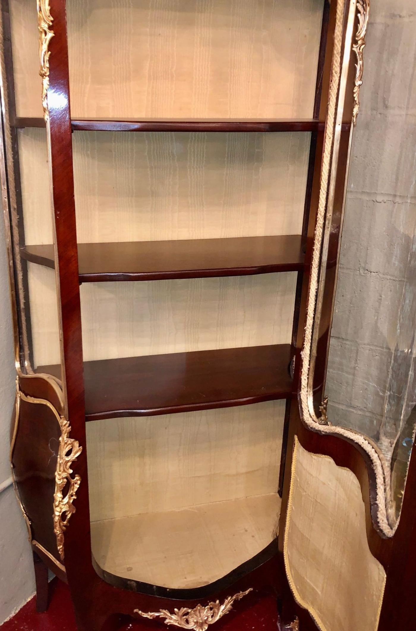 Linke Style Louis XV Curio / Vitrine Cabinet 19th-20th Century, Bombe Inlaid - 5