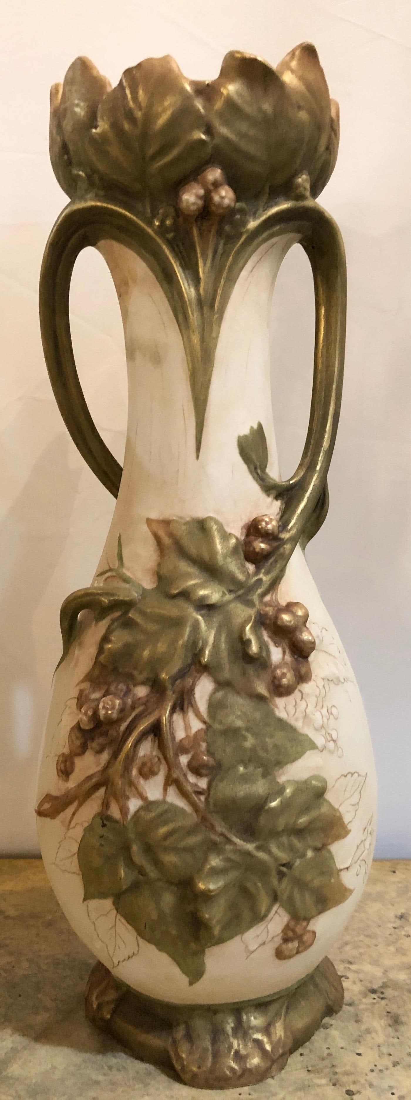 Pair of Royal Dux Flower Vases or Centerpieces, Art Nouveau Era - 8