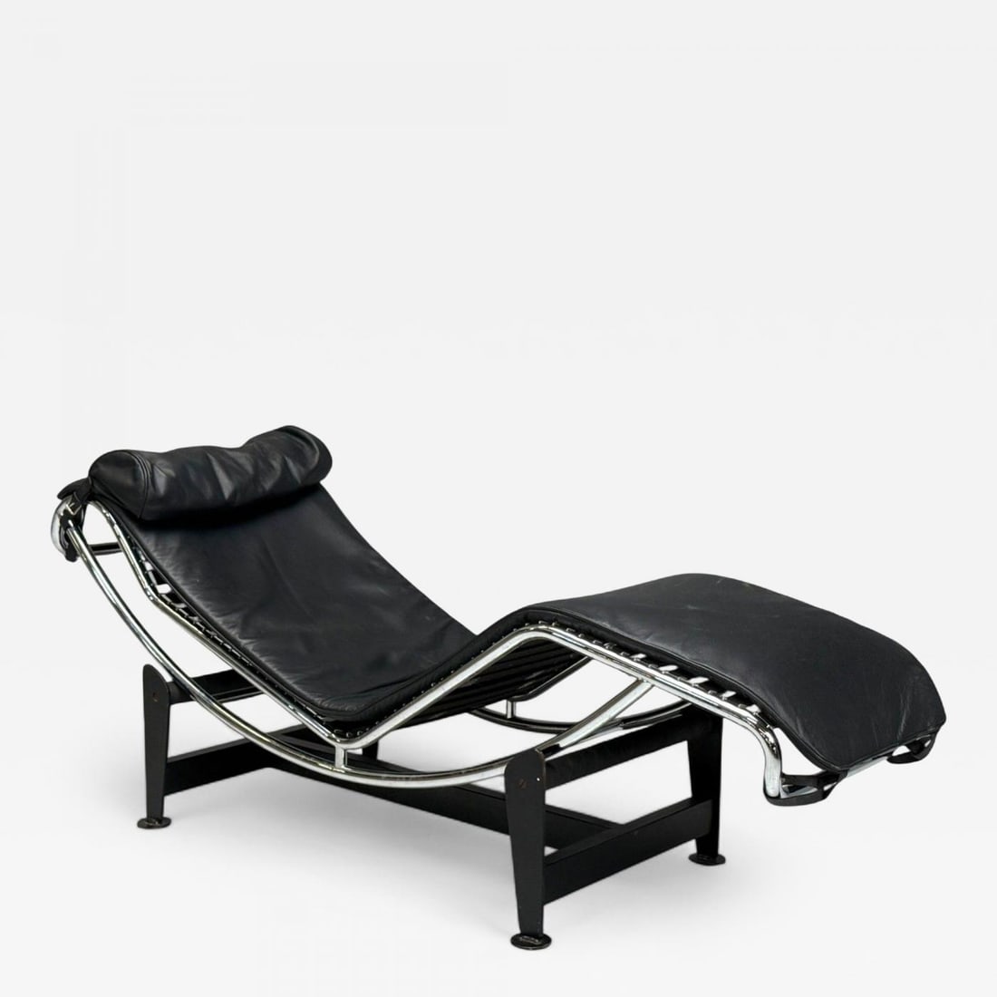 Le Corbusier Style, Mid-Century Modern, Black Leather, Chaise Lounge, 20th C. - 2