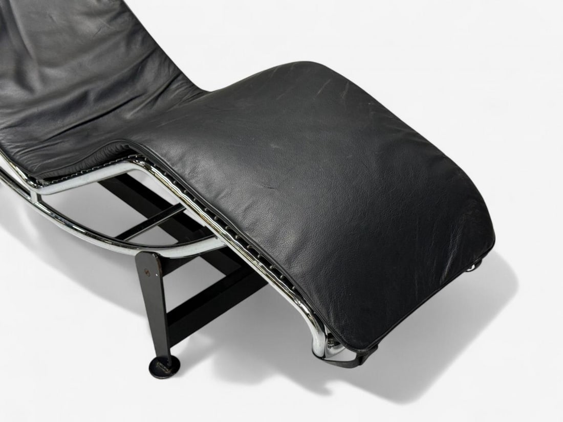 Le Corbusier Style, Mid-Century Modern, Black Leather, Chaise Lounge, 20th C. - 7