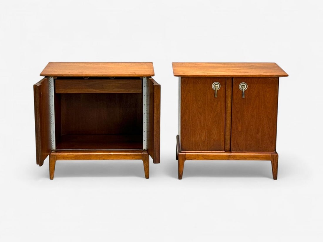 Maddox, Mid-Century Modern, Walnut, Stainless Steel, Nightstands, USA, 1960s - 7