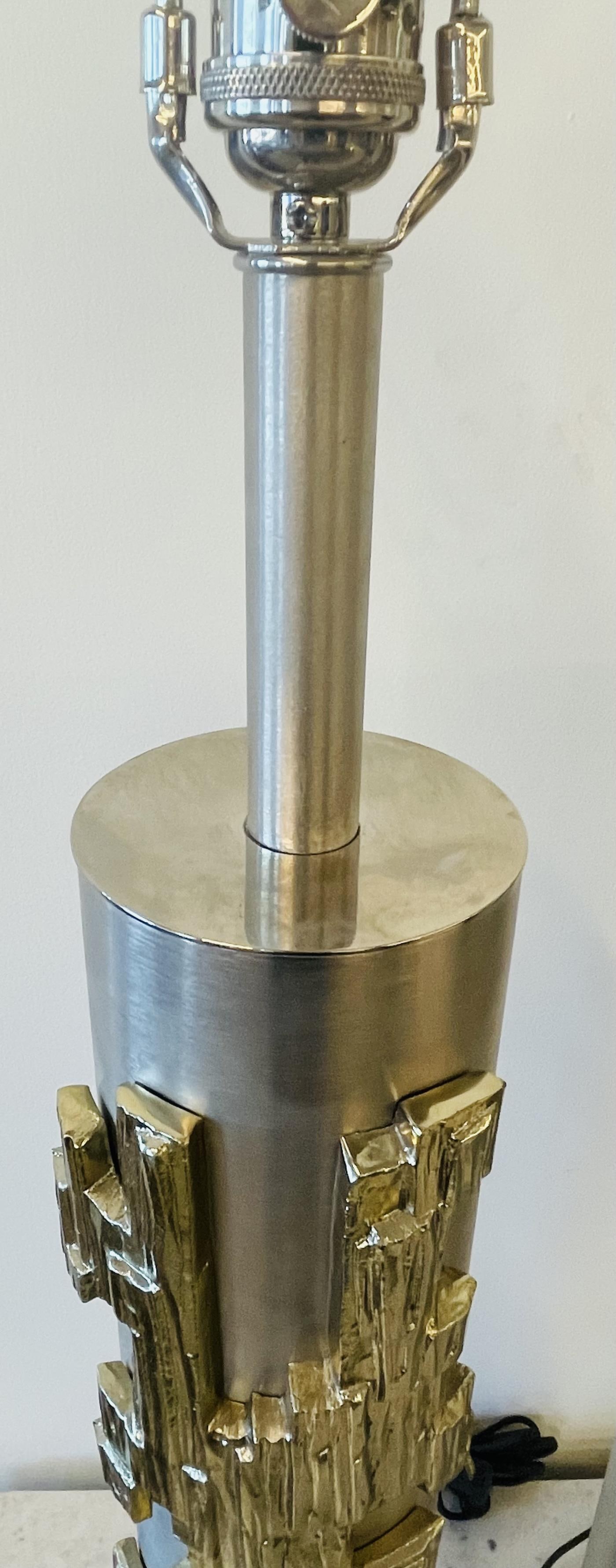 A Pair of Modernist Table Lamps, Brushed Nickel and Sculptural Metal, 1970s - 11