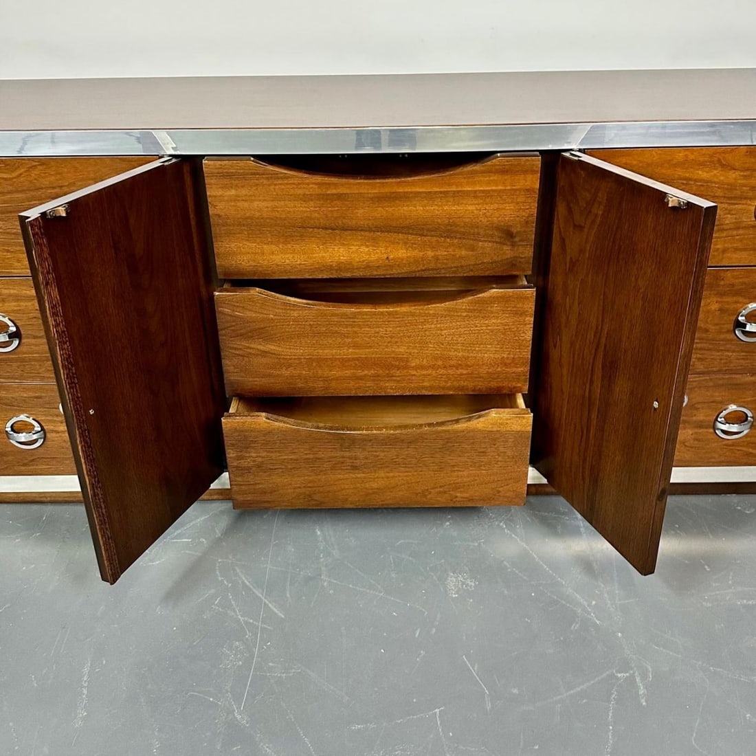 Mid-Century Modern Milo Baughman Sideboard / Dresser, Burlwood, Chrome - 10