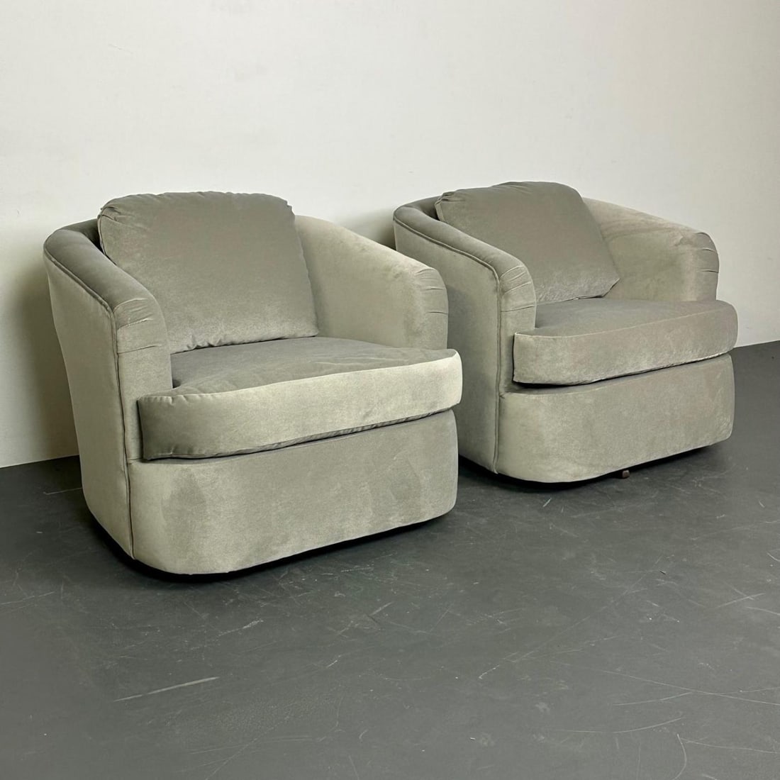 Pair of Velvet Mid-Century Modern Milo Baughman Style Swivel / Lounge Chairs - 5