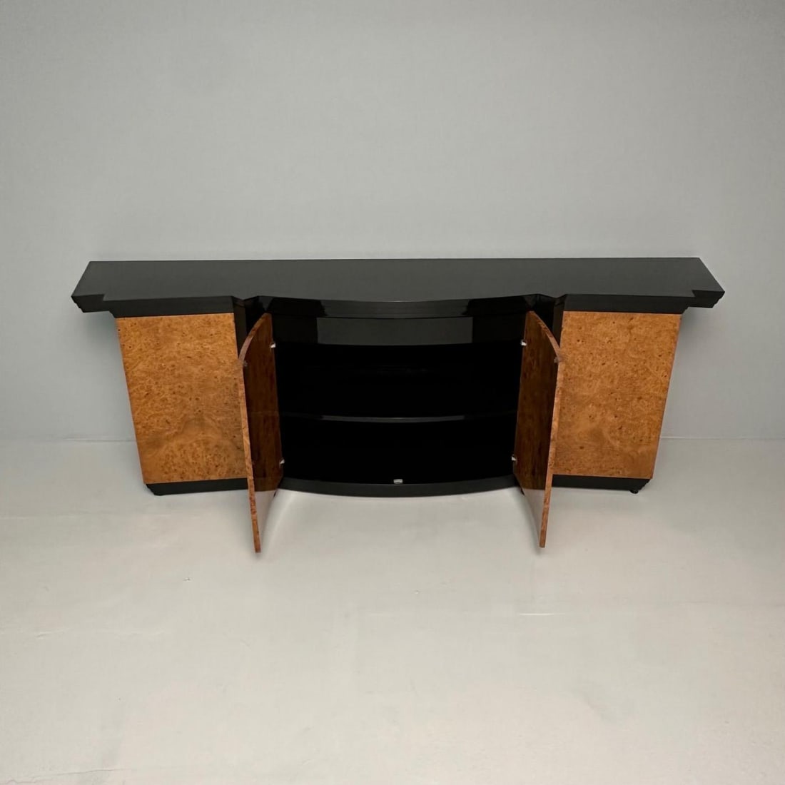 Mid-Century Modern Eva Sideboard by Vladimir Kagan Birdseye Maple, Lacquer, 1983 - 10