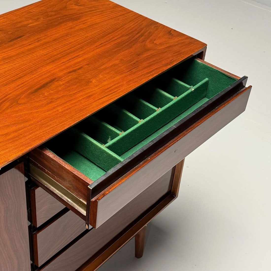 American Mid-Century Modern, Dresser, Rosewood, Walnut, United States, 1950s - 11