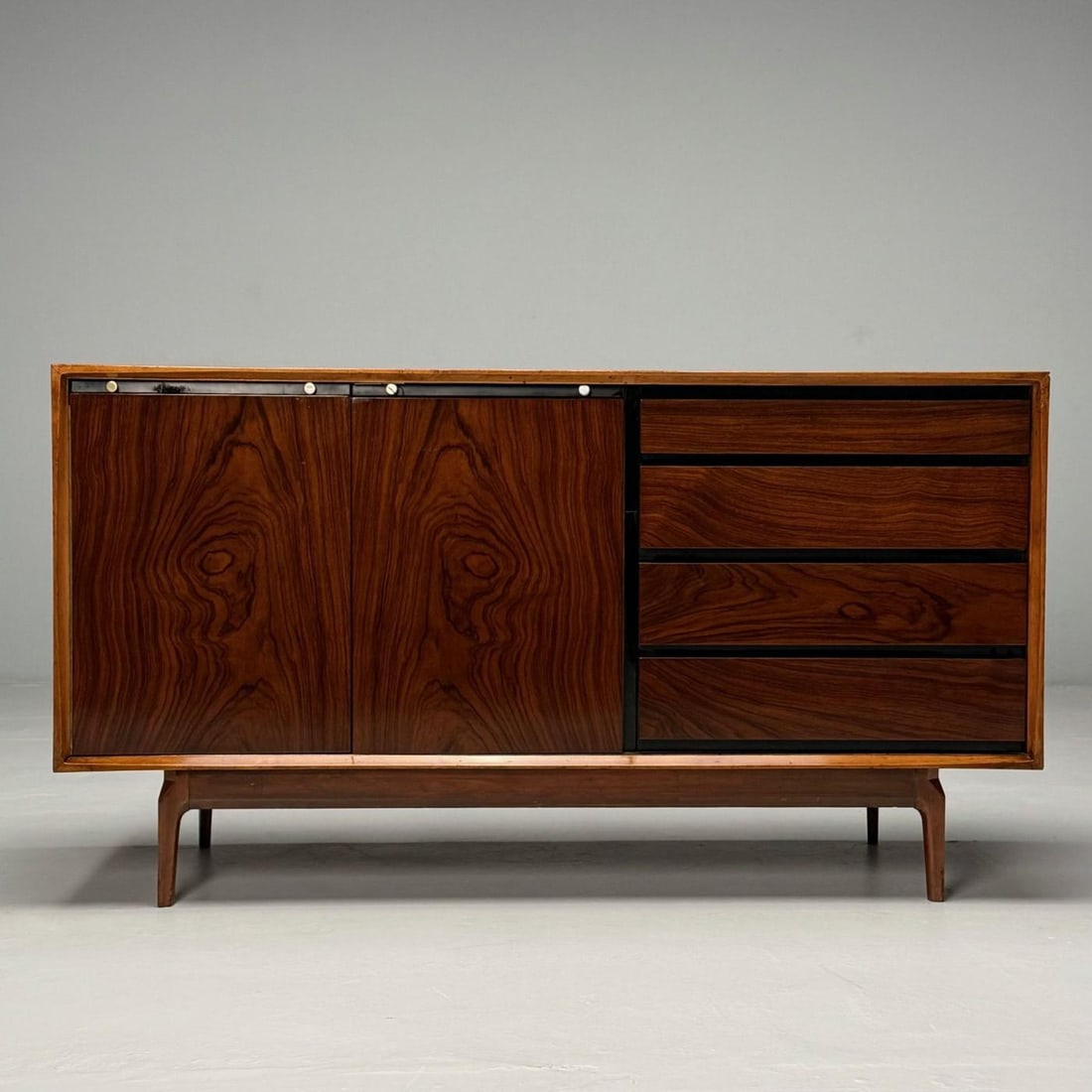 American Mid-Century Modern, Dresser, Rosewood, Walnut, United States, 1950s - 3