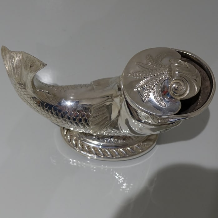 19th Century Antique Victorian Silver-plate Fish Formed Spoon Warmer Circa 1885 James Dixon & Sons - 7