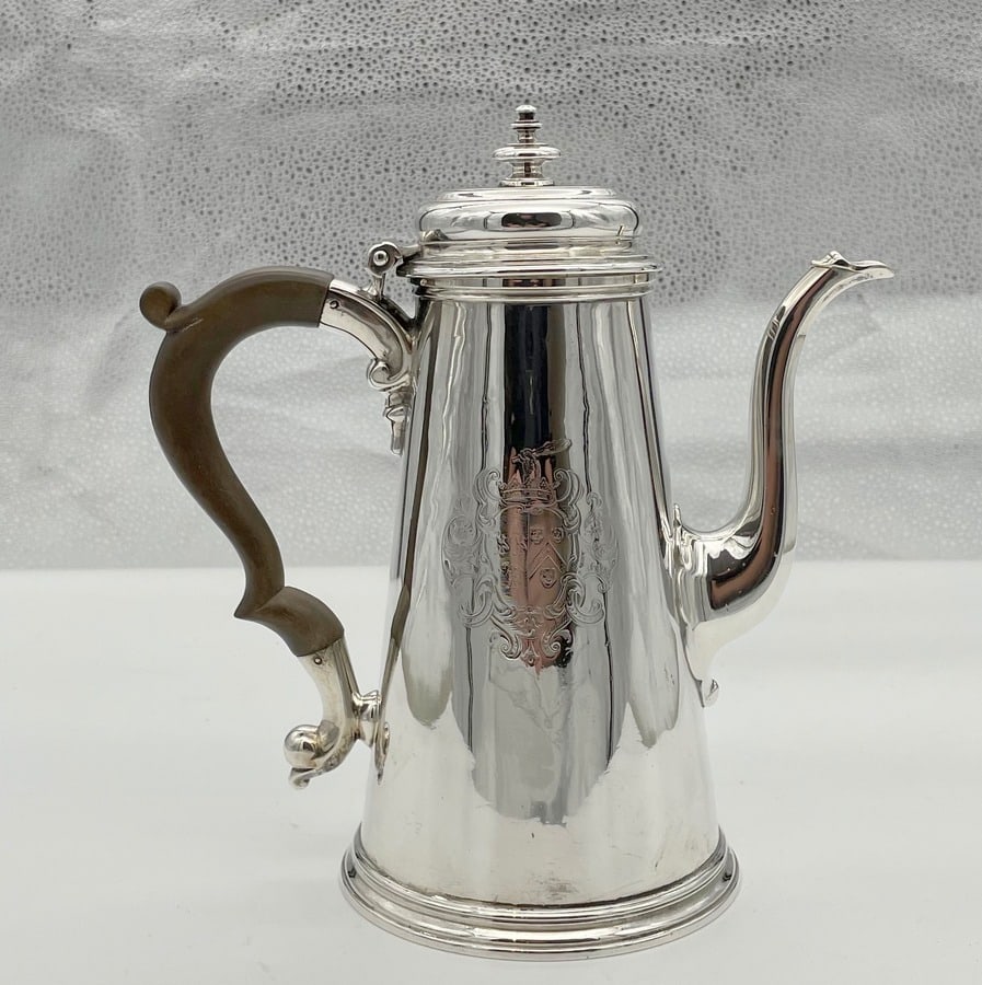 Early 18th Century Antique George II Silver Coffee Pot London 1737 John Swift: Title:Early 18th Century Antique George II Silver Coffee Pot London 1737 John Swift Description:Description A wonderful early Georgian silver coffee pot designed with an elegant plain formed tapering