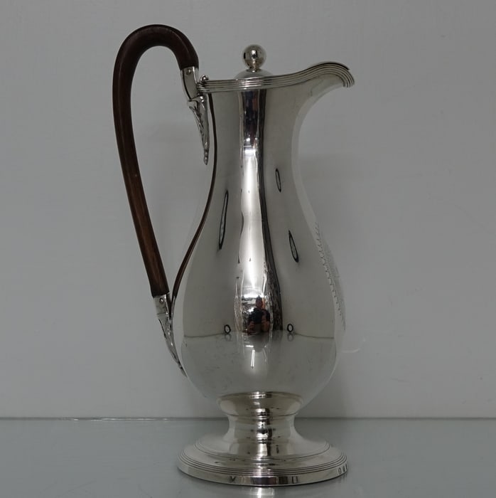 Geo 111 Sterling Silver Wine/Hot Water Jug London 1788 John Scofield: Title:Geo 111 Sterling Silver Wine/Hot Water Jug London 1788 John Scofield Description:Description A very collectable silver 18th century wine/hot water jug. The jug is crafted by the highly renowned