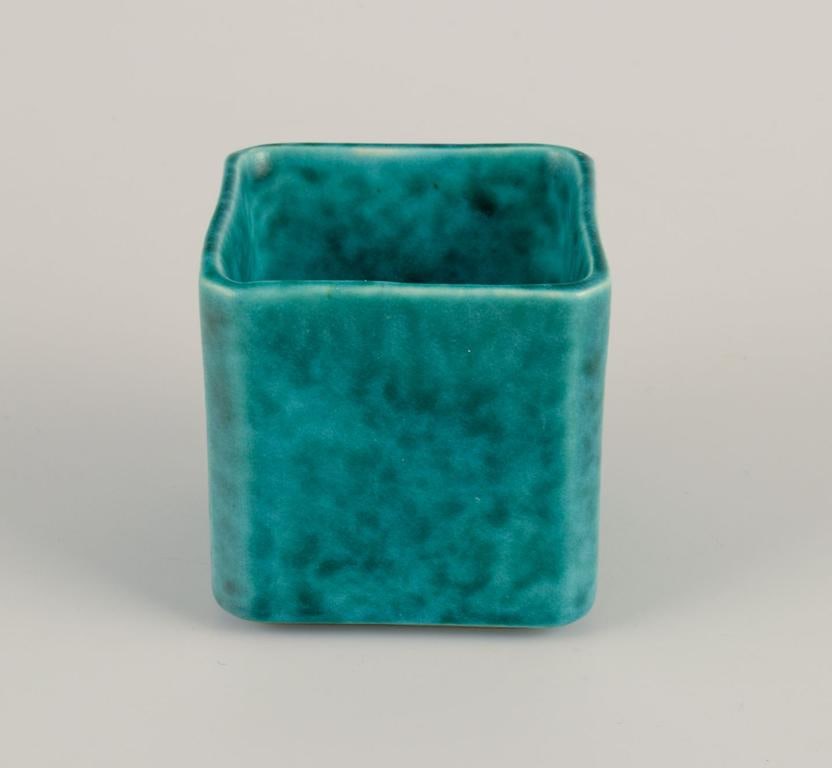Wilhelm Kåge for Gustavsberg. Ceramic bowl and a small square ceramic vase. Mid-20th C. - 3