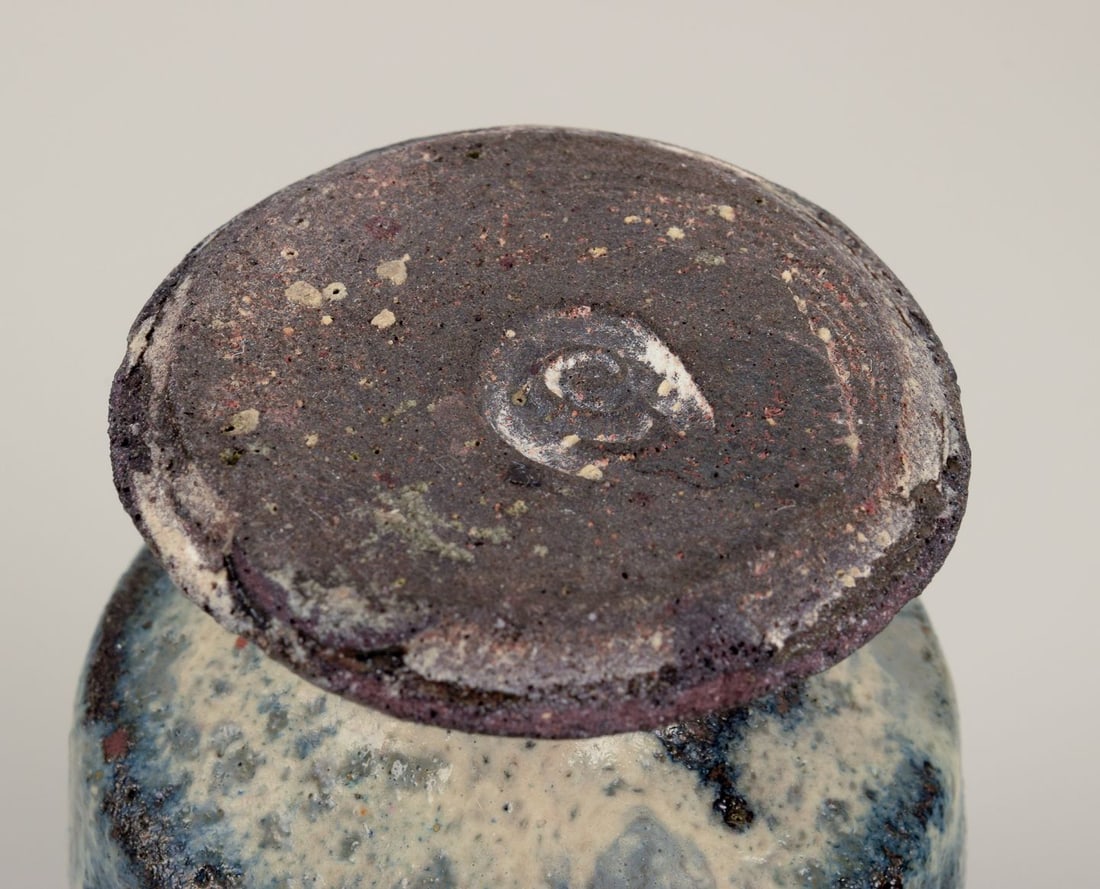 Gutte Eriksen, Denmark. Two cups in ceramic, raku technique, flowing lava glaze. Approx. 1960. - 7