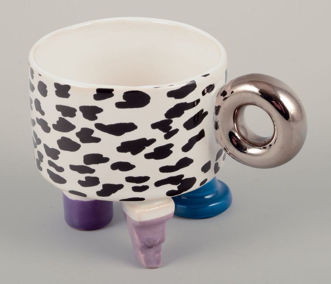 French studio ceramicist. 4 pairs of coffee cups with saucers in earthenware. Postmodern abstract - 6