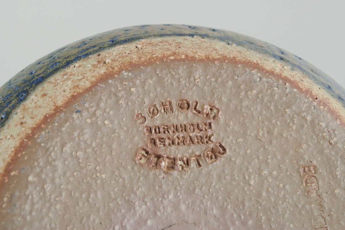 Noomi Backhausen and Poul Brandborg for Søholm Keramik, Bornholm. A pair of vases in stoneware, - 4