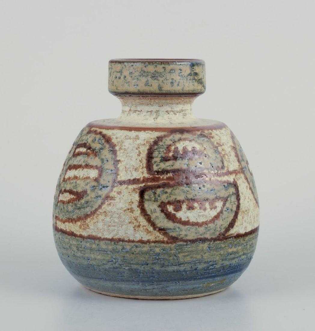 Noomi Backhausen and Poul Brandborg for Søholm Keramik, Bornholm. A pair of vases in stoneware, - 6