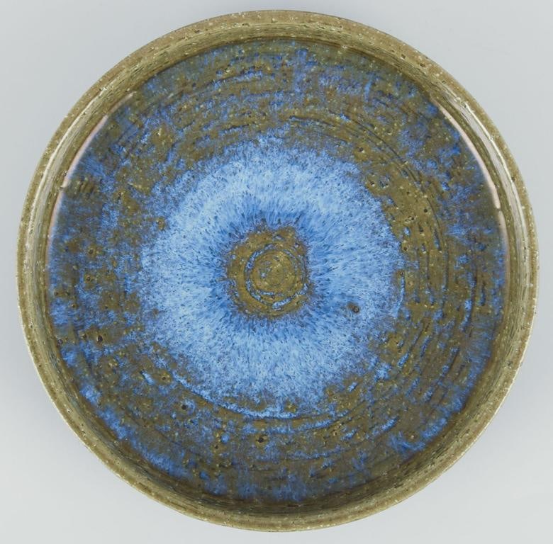Annelise and Per Linnemann-Schmidt for Palshus. Ceramic dish with glaze in green and blue tones. - 2