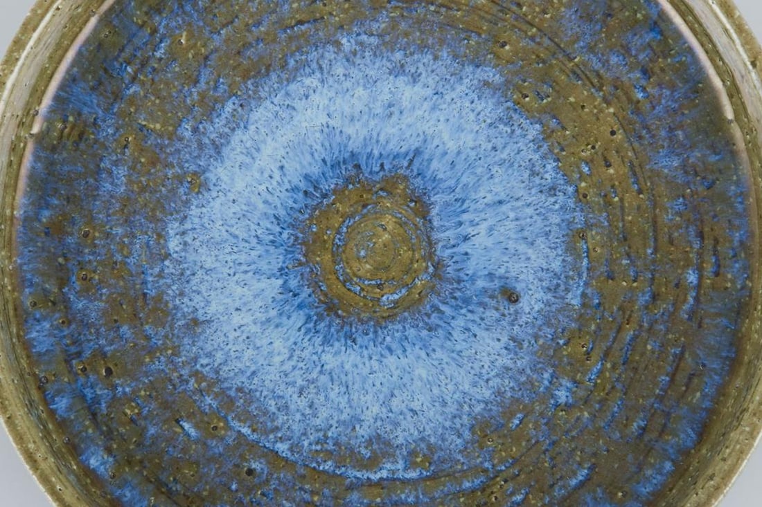 Annelise and Per Linnemann-Schmidt for Palshus. Ceramic dish with glaze in green and blue tones. - 3