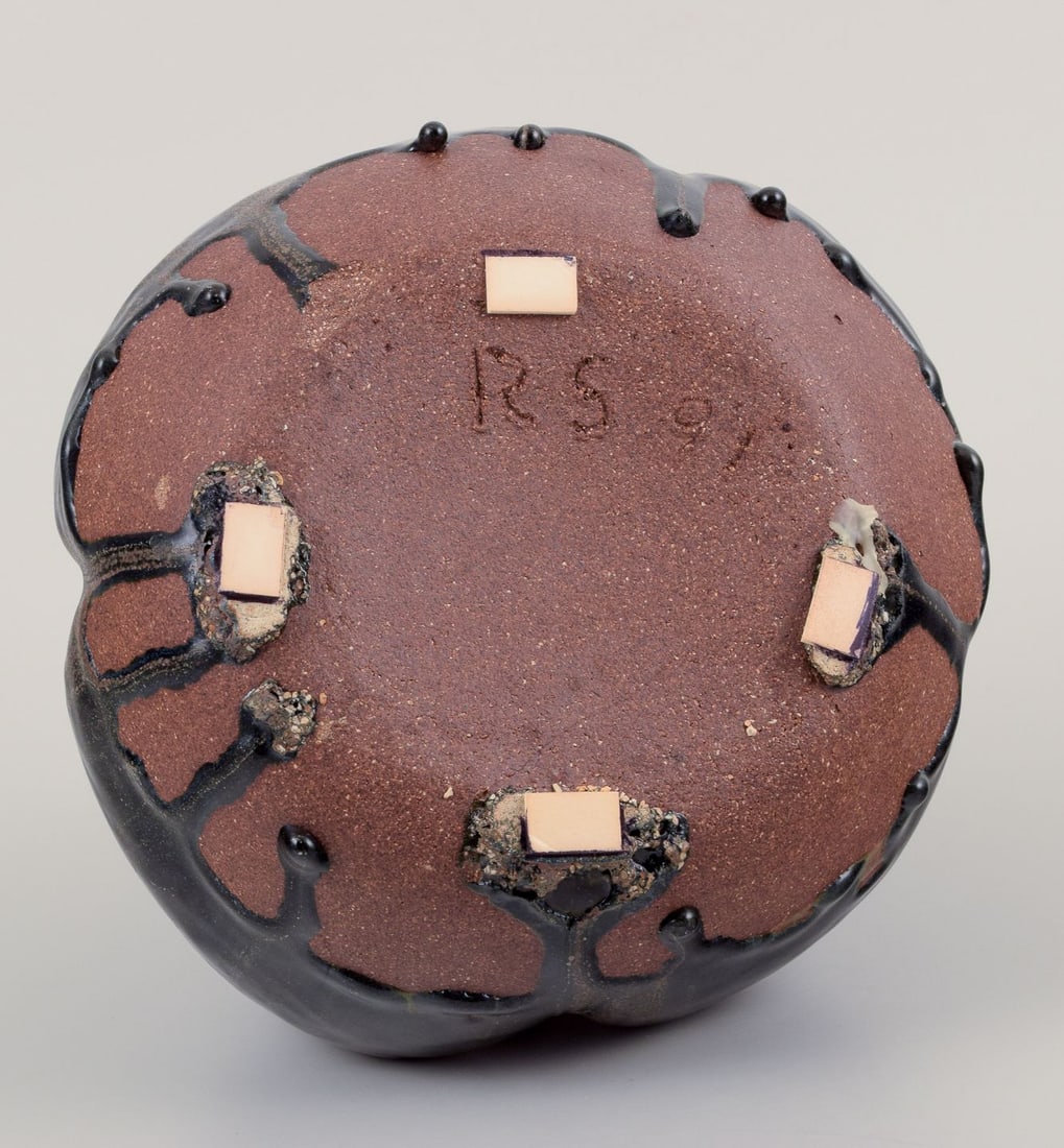 European studio ceramist. Large ceramic vase with organic shape and dark glaze. - 6