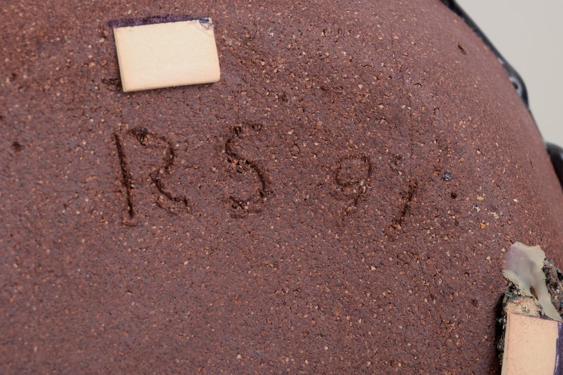 European studio ceramist. Large ceramic vase with organic shape and dark glaze. - 7