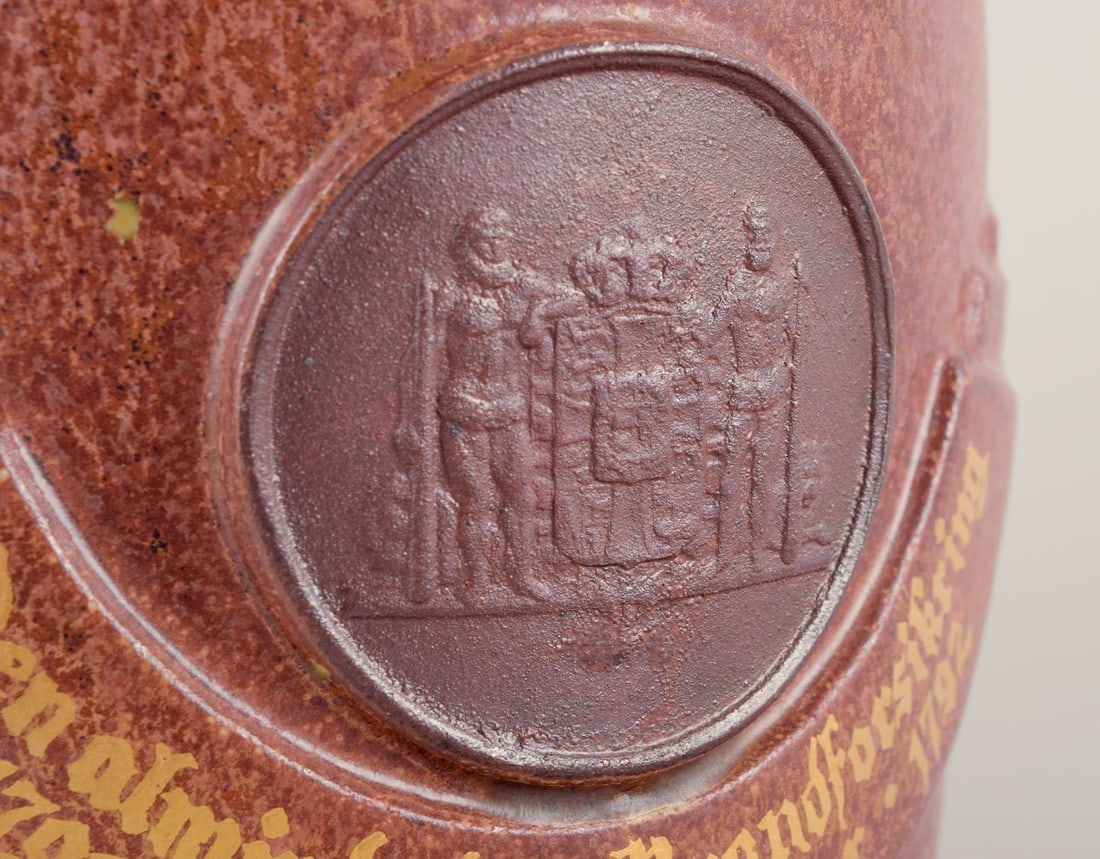 Arne Bang, Denmark. Lidded jar in glazed ceramic in shades of brown. Mid-20th C. - 5