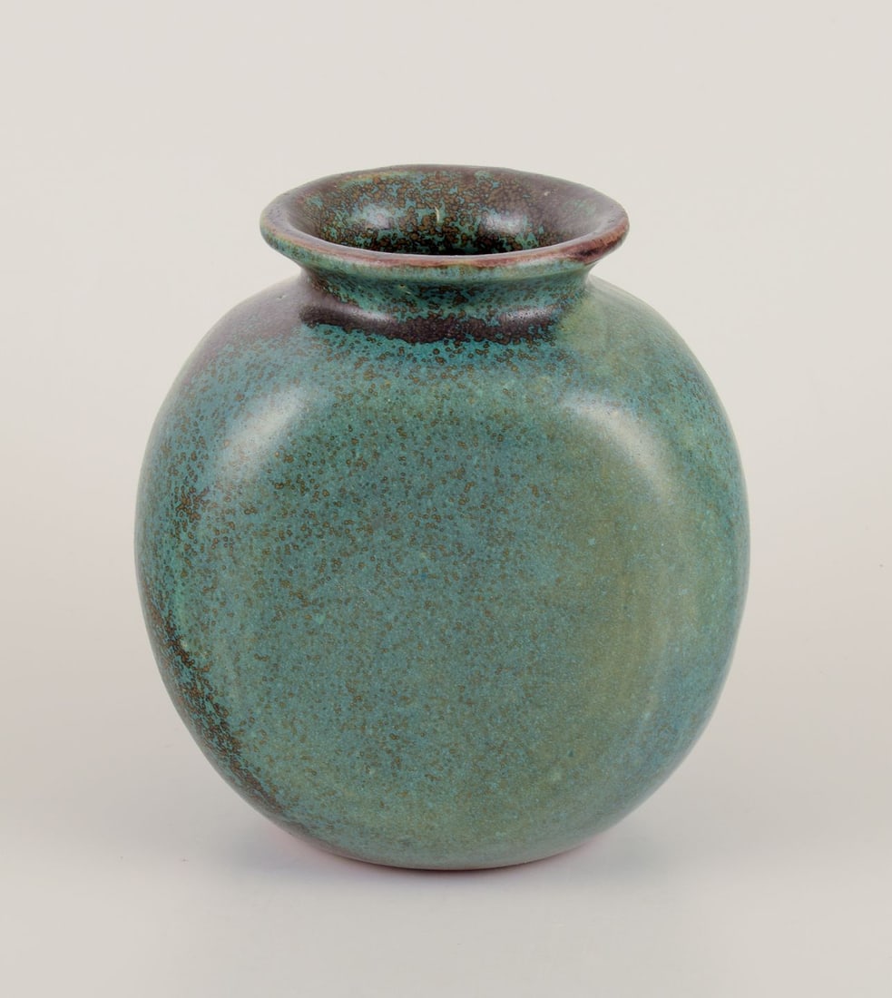 Arne Bang, Denmark. Large ceramic vase. Rare model. Motif of woman. Mid-20th C. - 4