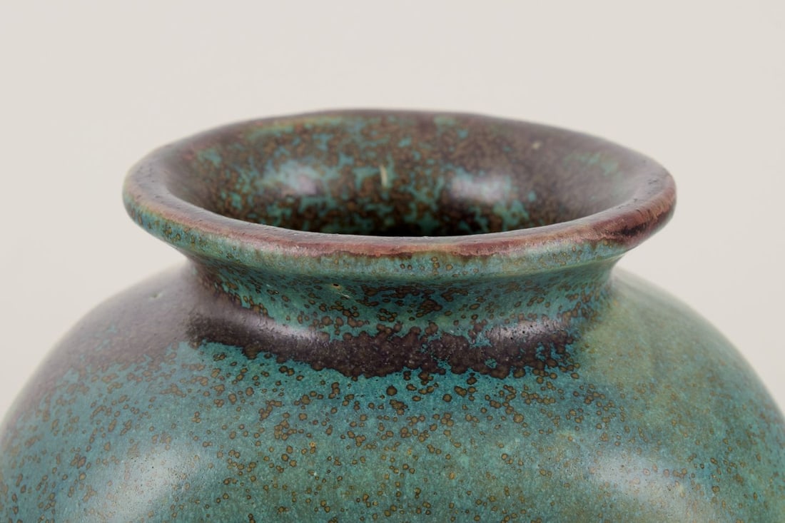 Arne Bang, Denmark. Large ceramic vase. Rare model. Motif of woman. Mid-20th C. - 5