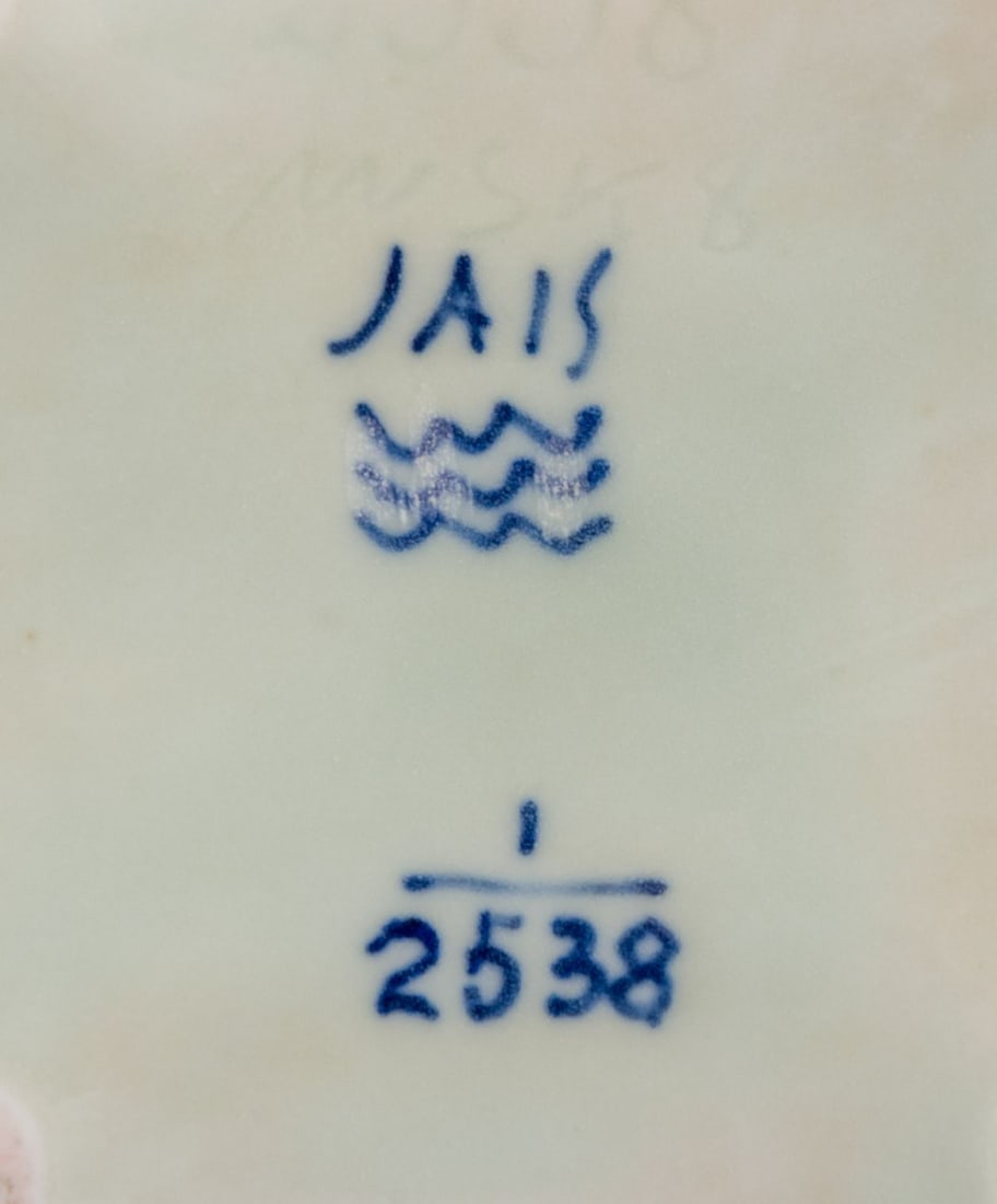 Jais Nielsen for Royal Copenhagen. Rare ceramic tea caddy with celadon glaze. Ca. 1940s - 7