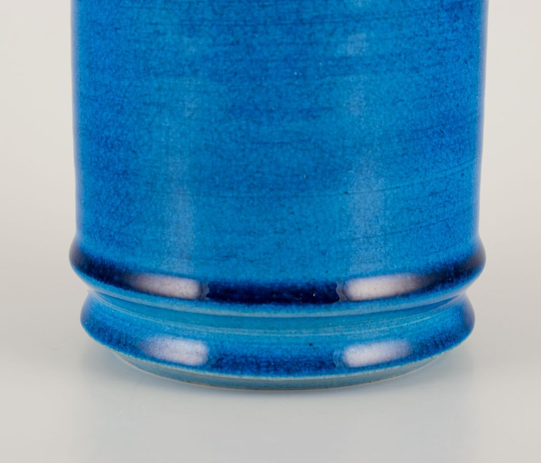 Nils Kähler for Kähle. Cylindrical ceramic vase with azure glaze. 1960s/70s. - 3