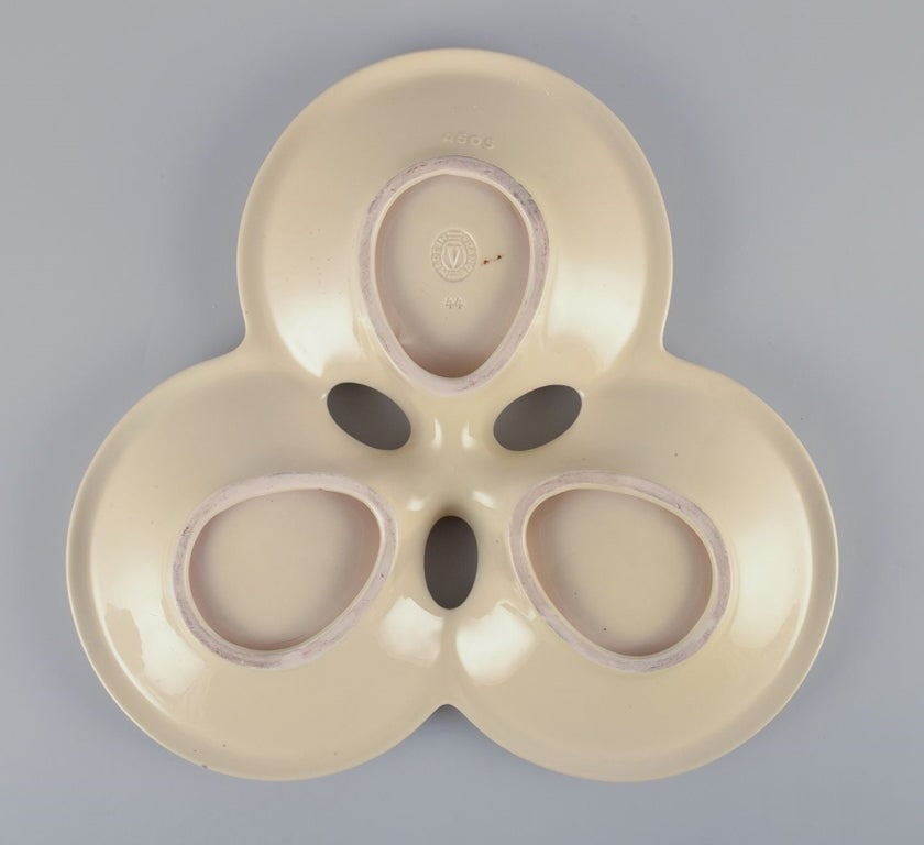 French ceramic dish. Triple and shell-shaped form. 1940s - 7