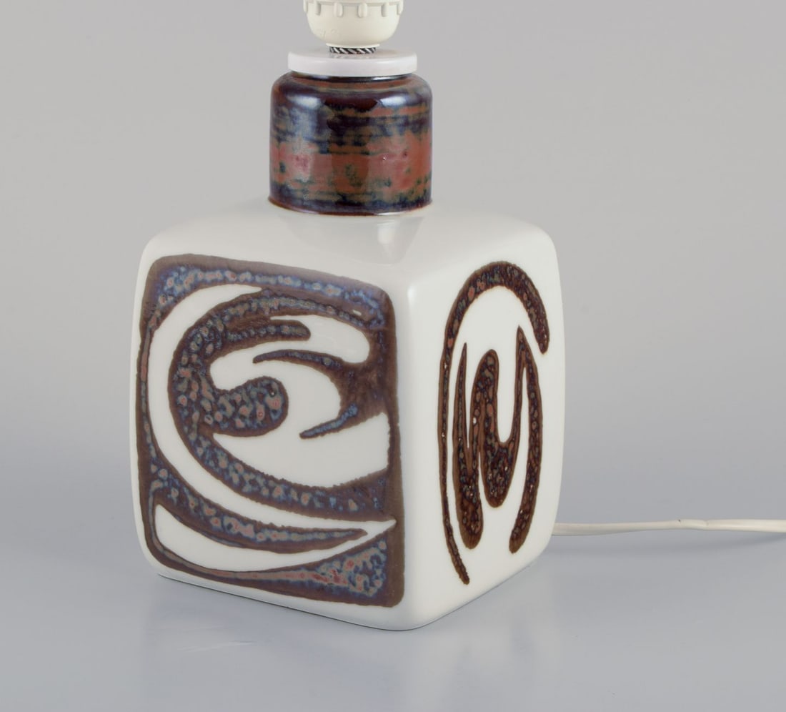 Carl Harry Stålhane for Rörstrand. "Orient" ceramic table lamp. Abstract motifs. Japanese - 5