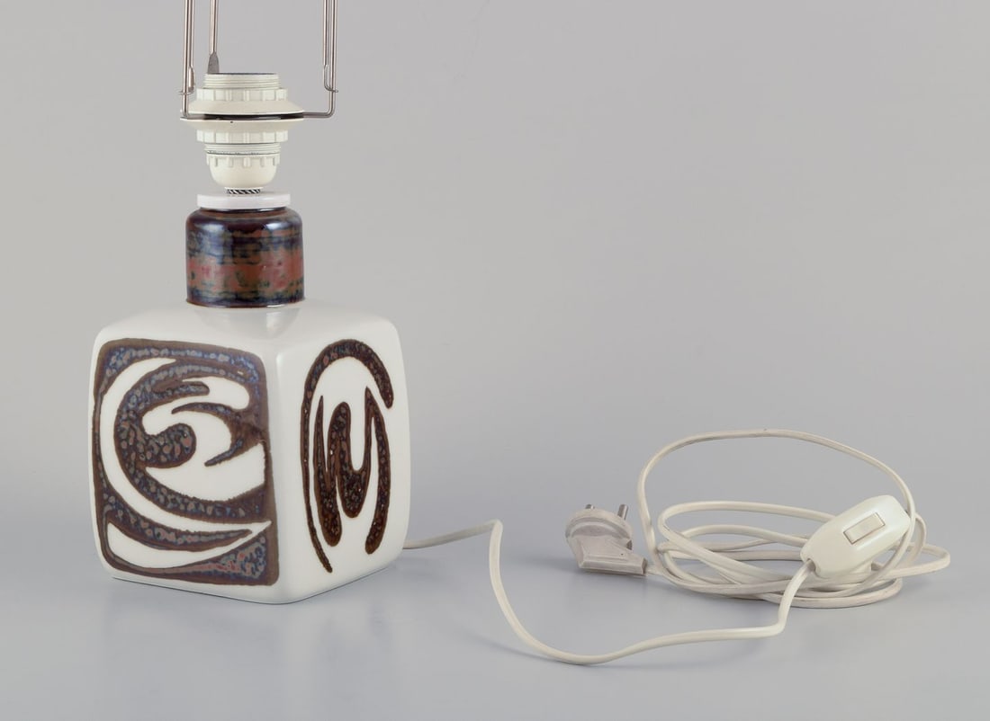 Carl Harry Stålhane for Rörstrand. "Orient" ceramic table lamp. Abstract motifs. Japanese - 8