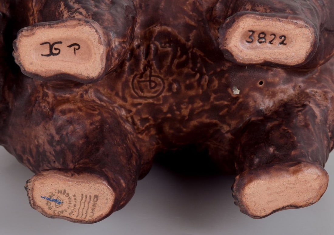 Jeanne Grut for Royal Copenhagen Aluminia faience. Large figurine of a brown bear. Dated 1945 - 6