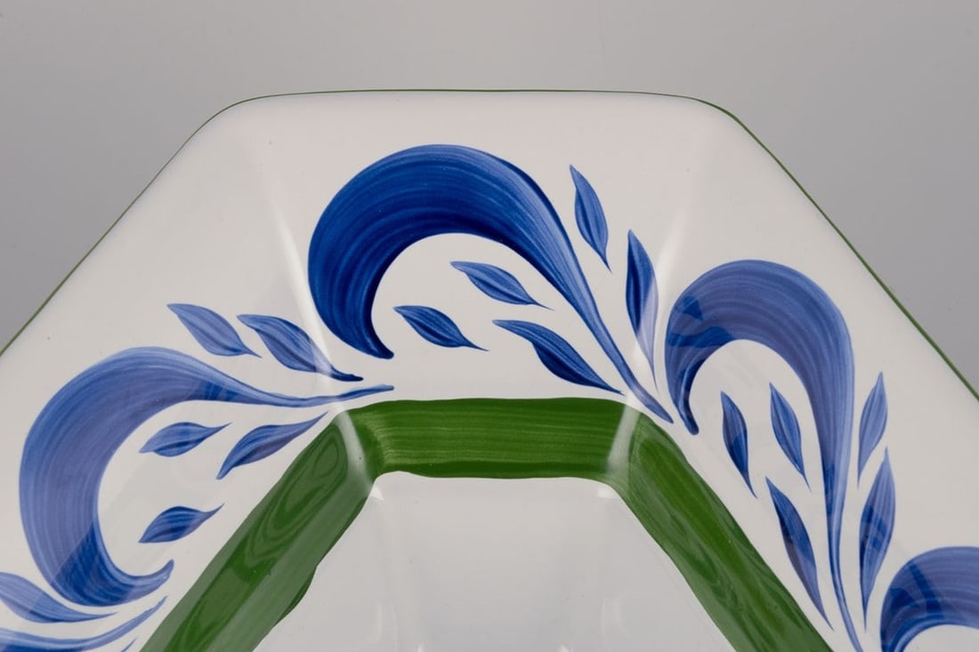 Herend, Hungary. Two large salad bowls and a salt and pepper set in ceramic. Approx. 1980s. - 4