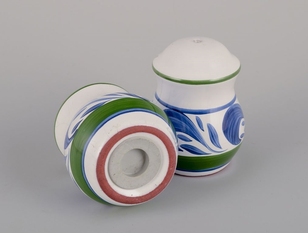 Herend, Hungary. Two large salad bowls and a salt and pepper set in ceramic. Approx. 1980s. - 8