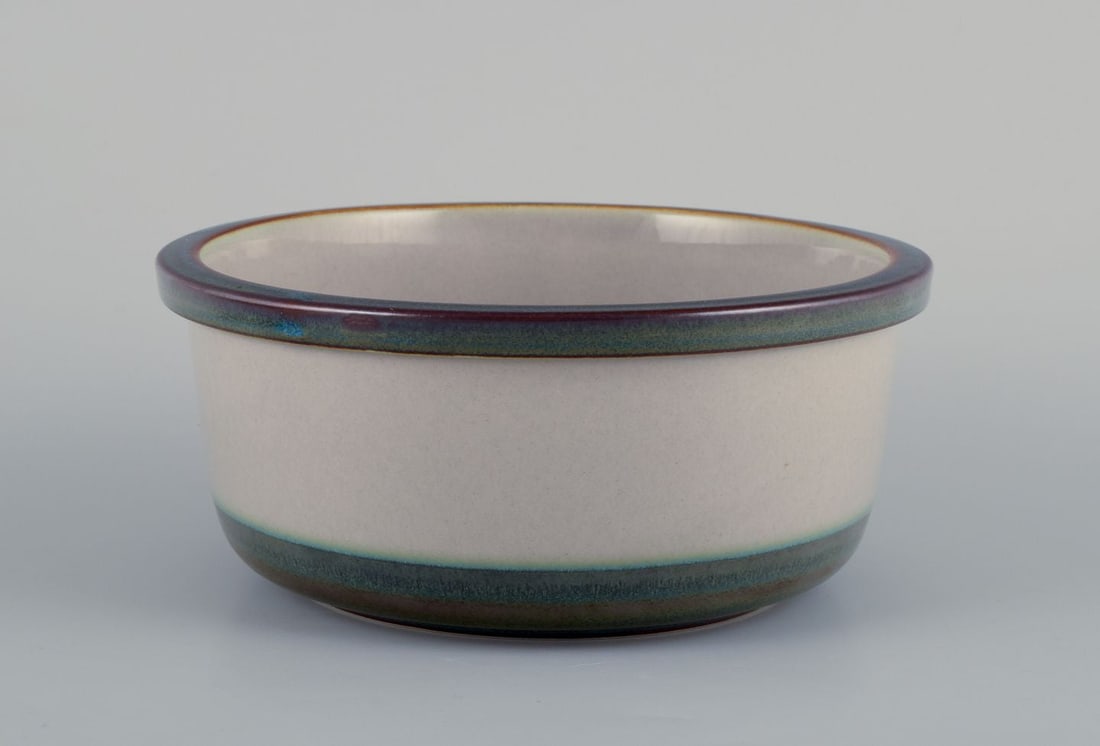 Bing & Grøndahl "Tema". Two large platters and a bowl in stoneware. 1970s. - 3