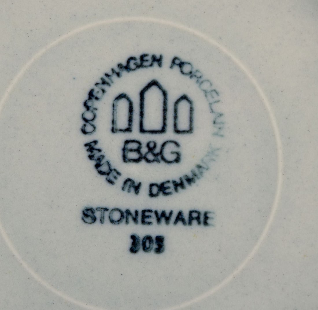 Bing & Grøndahl ”Colombia”. Six pairs of coffee cups & saucers in stoneware. 1970s. - 7