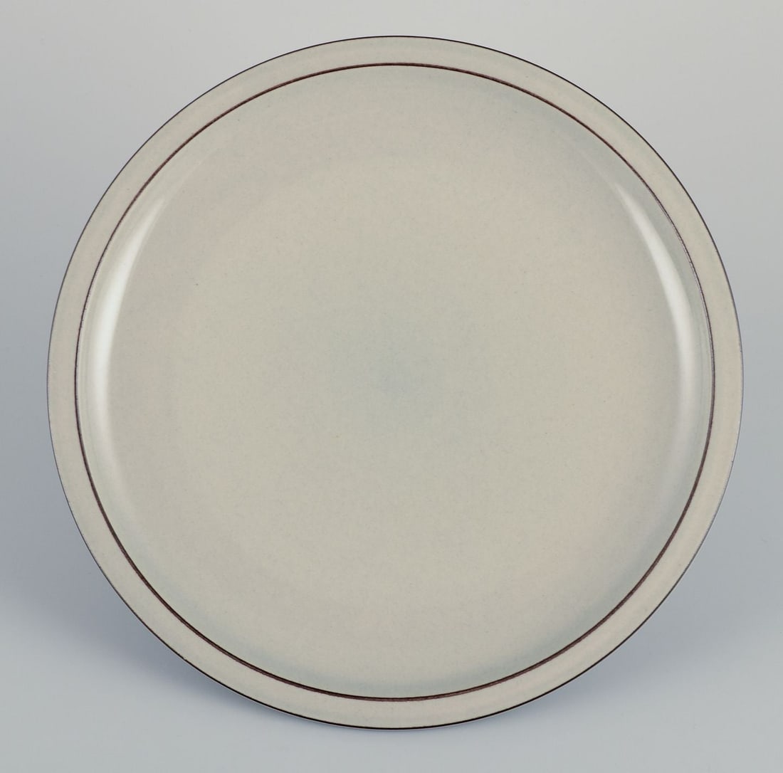 Bing & Grøndahl "Colombia". A set of eight dinner plates in stoneware. 1970s. - 2