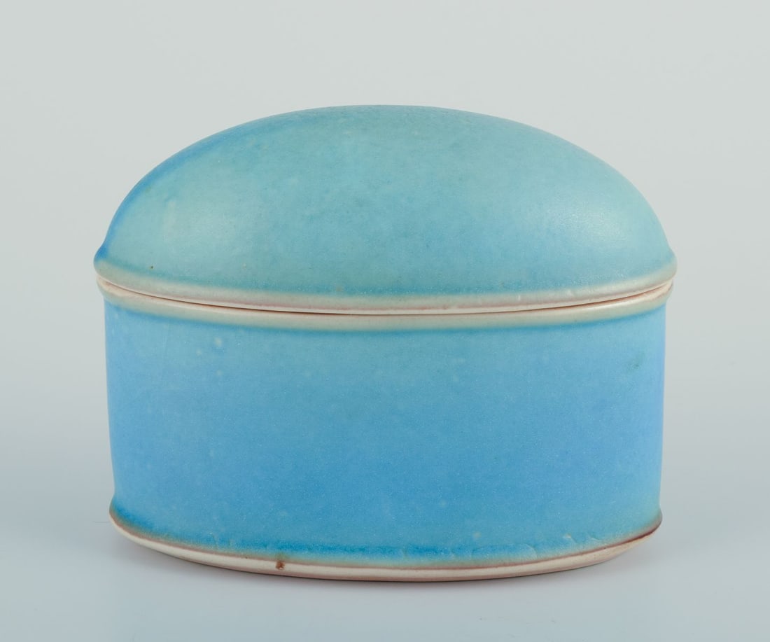 Beate Andersen, Danish ceramist. Lidded jar in ceramic with turquoise glaze. (1 of 6)