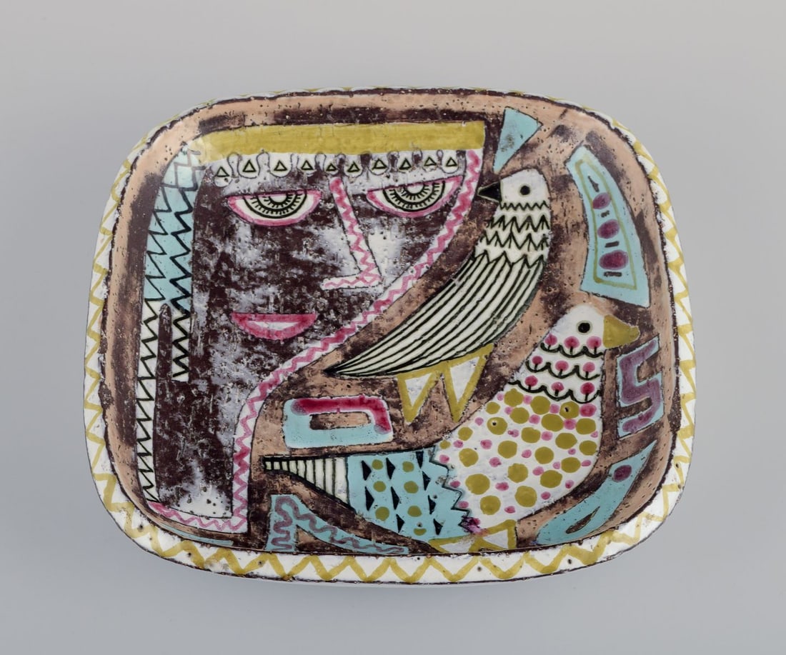 Mari Simmulson for Upsala Ekeby. Ceramic bowl with a woman's face and birds motif. 1960s - 2