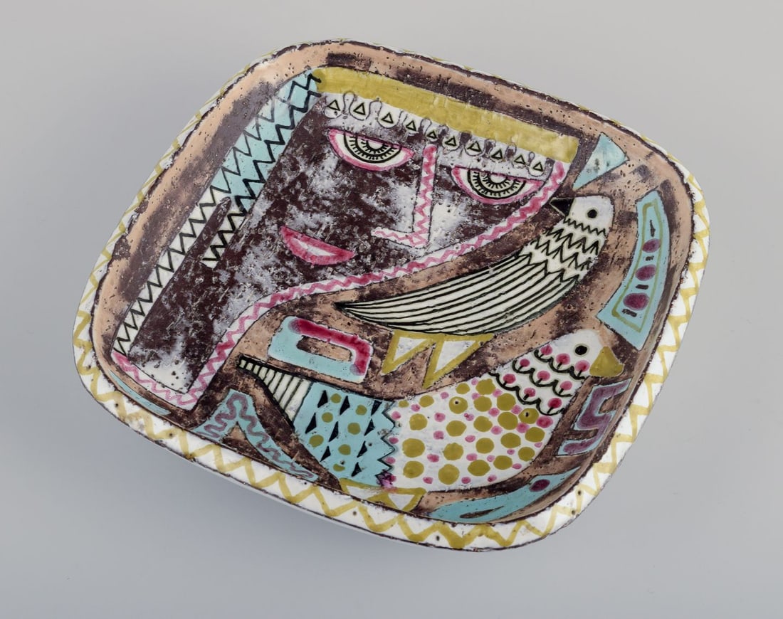 Mari Simmulson for Upsala Ekeby. Ceramic bowl with a woman's face and birds motif. 1960s - 3
