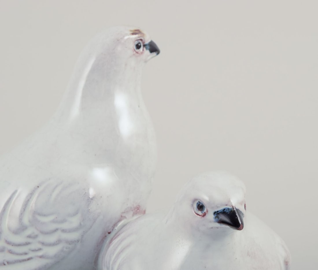 Gudmundur Einarsson. Unique ceramic figurine of a grouse with a young. Ca. 1960s - 5