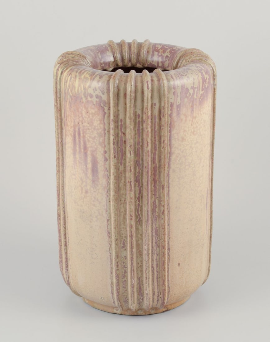 Arne Bang. Large and rare floor vase. Glaze in green-brown tones. 1940s - 2