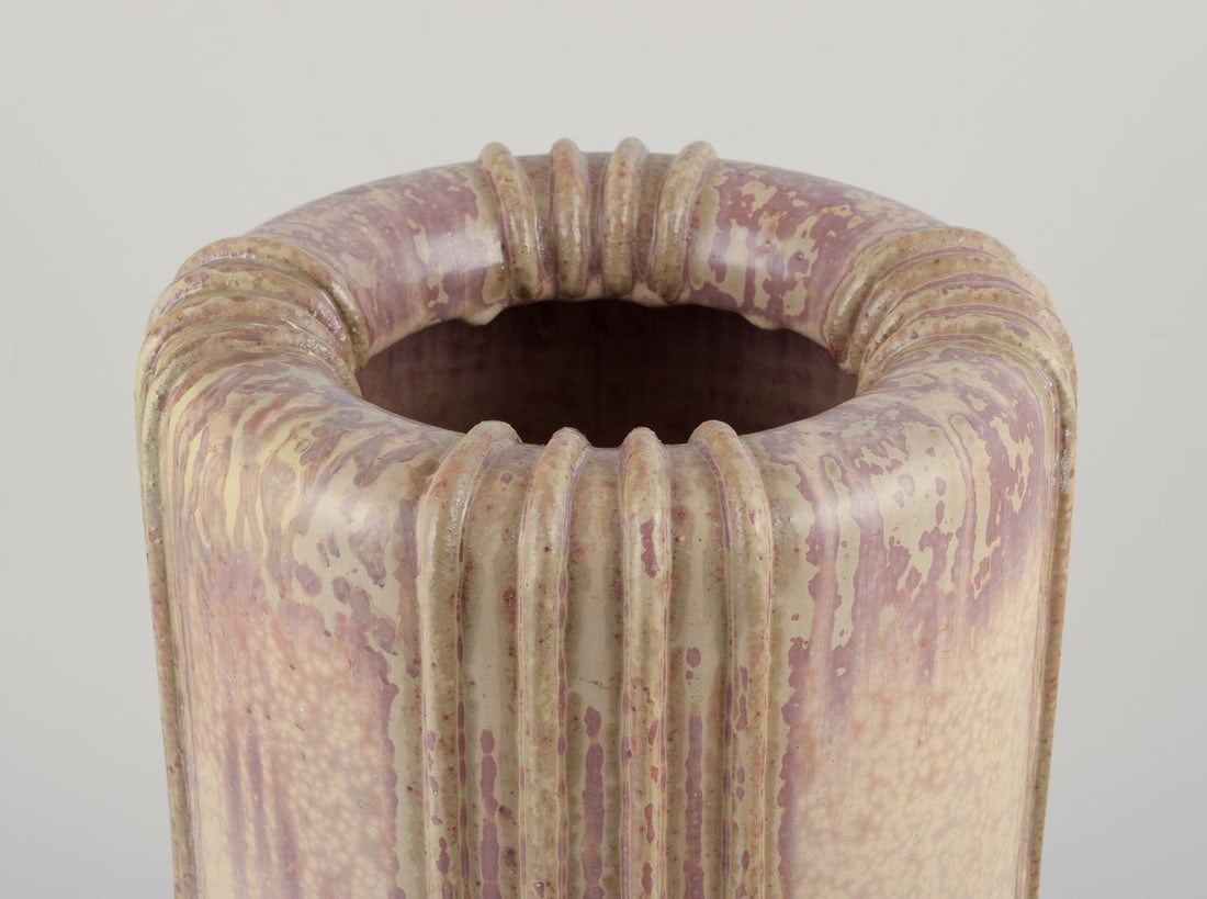 Arne Bang. Large and rare floor vase. Glaze in green-brown tones. 1940s - 3