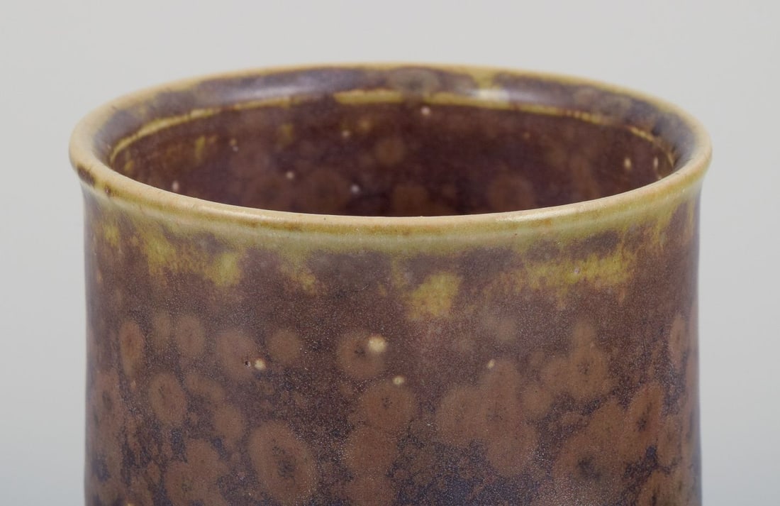 Elly Kuch and Wilhelm Kuch, Germany. Miniature vase with crystal glaze in green-brown tones. - 4